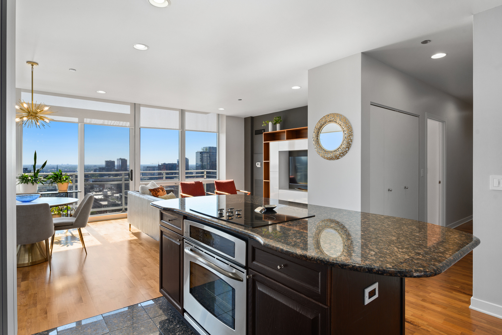 737 W Washington Boulevard 2210 Property Photo 11