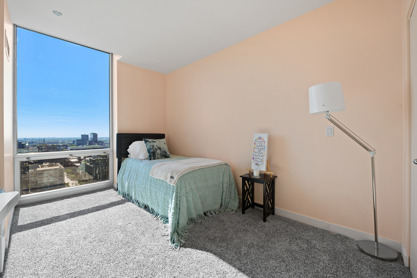 737 W Washington Boulevard 2210 Property Photo 16