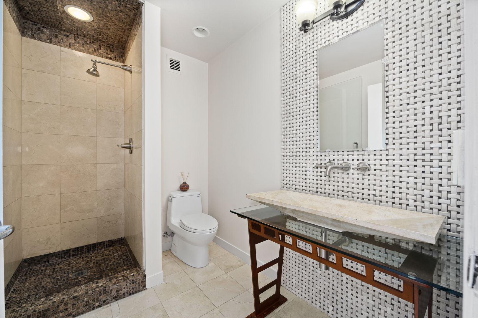 737 W Washington Boulevard 2210 Property Photo 17