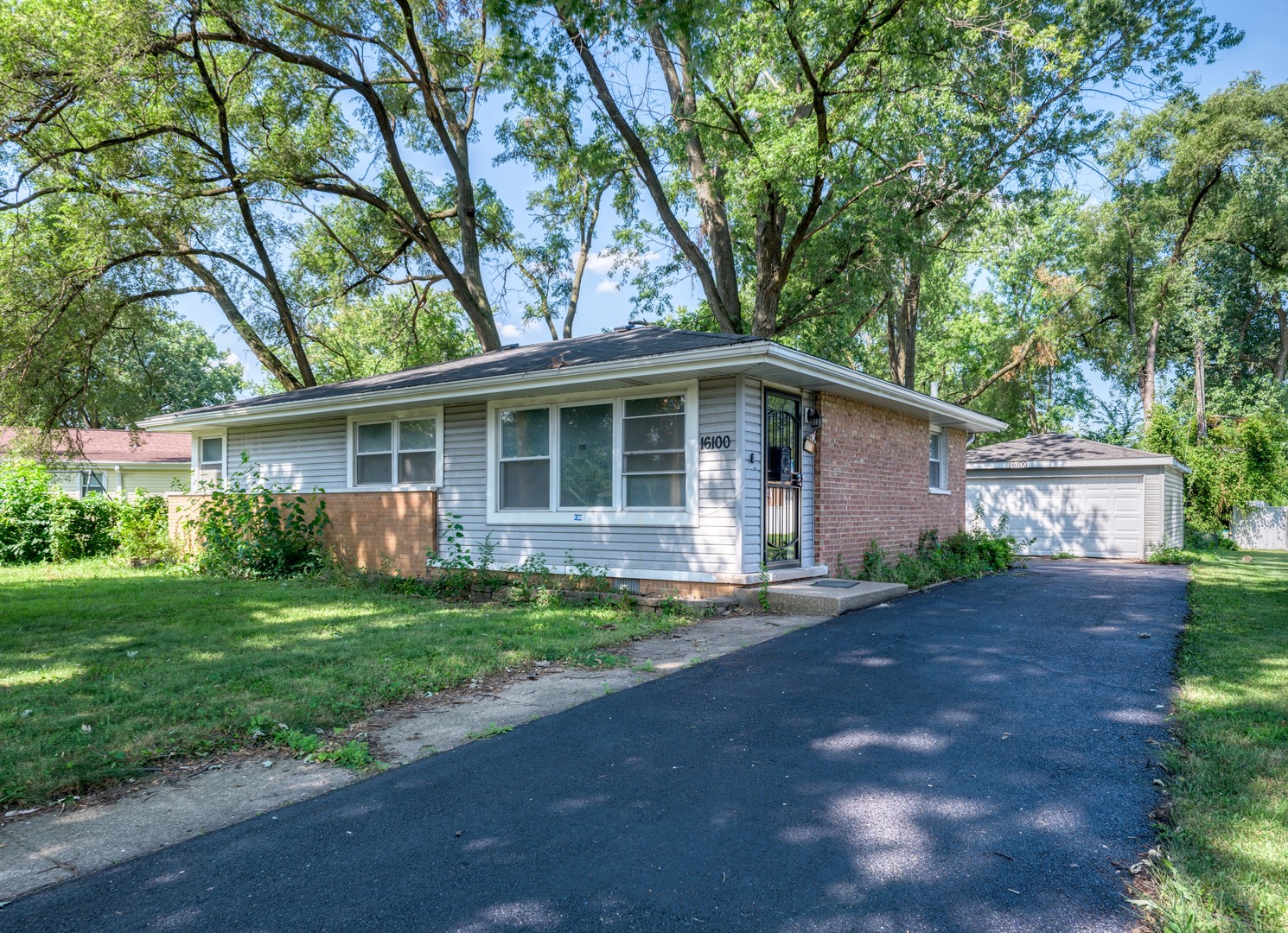 16100 Circle Drive Property Photo 1