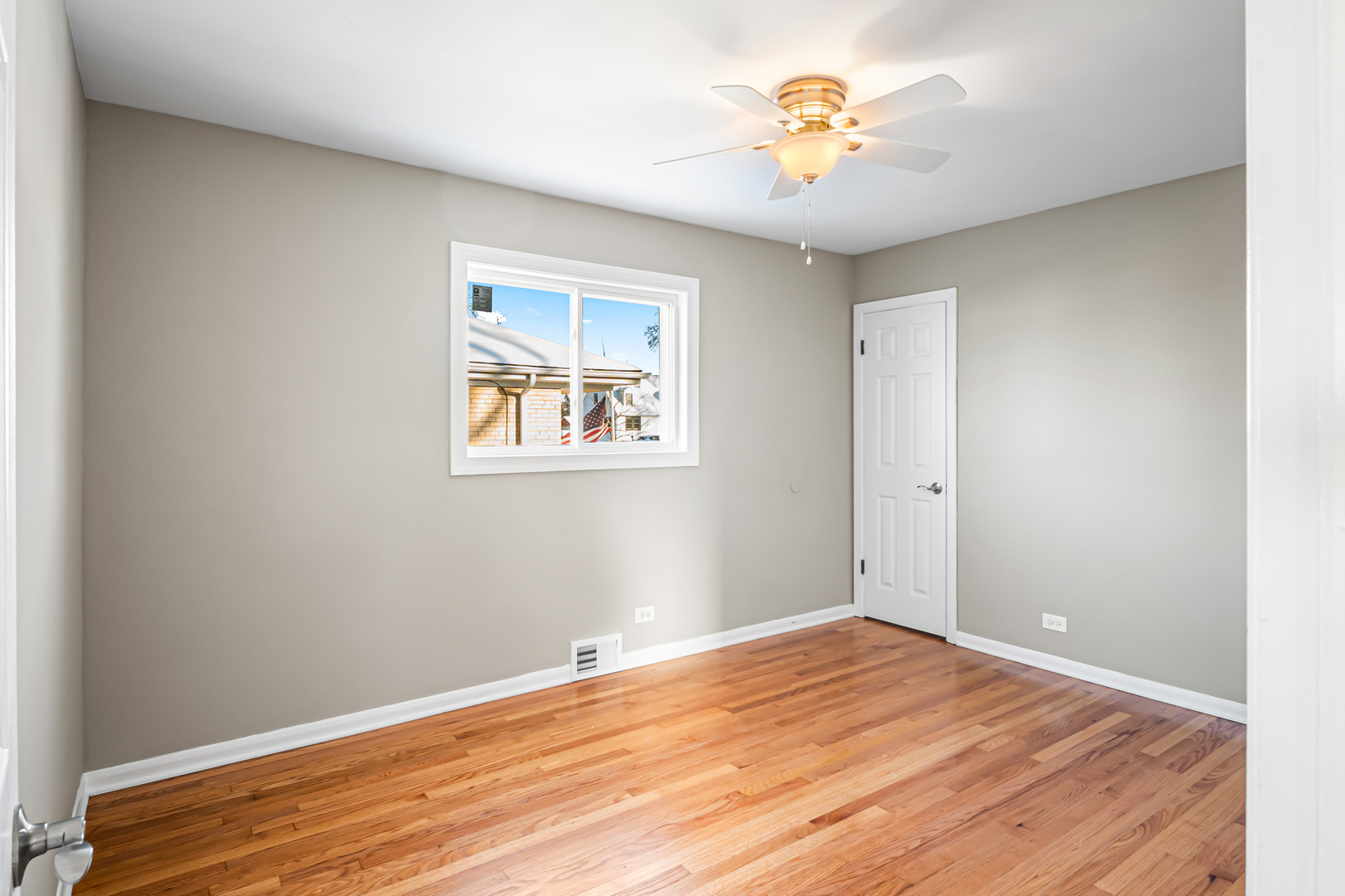 9120 26th Place Property Photo 8