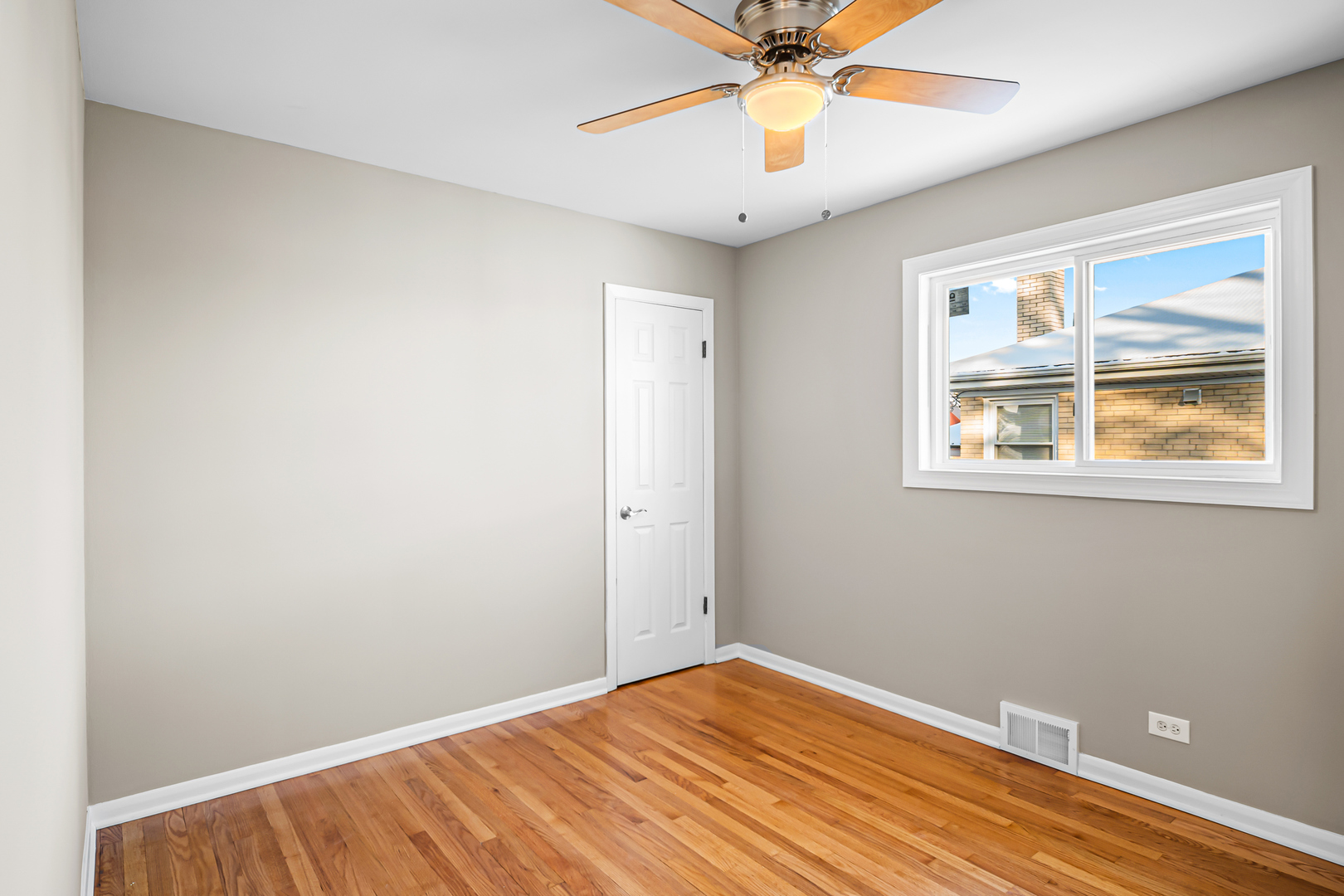 9120 26th Place Property Photo 12