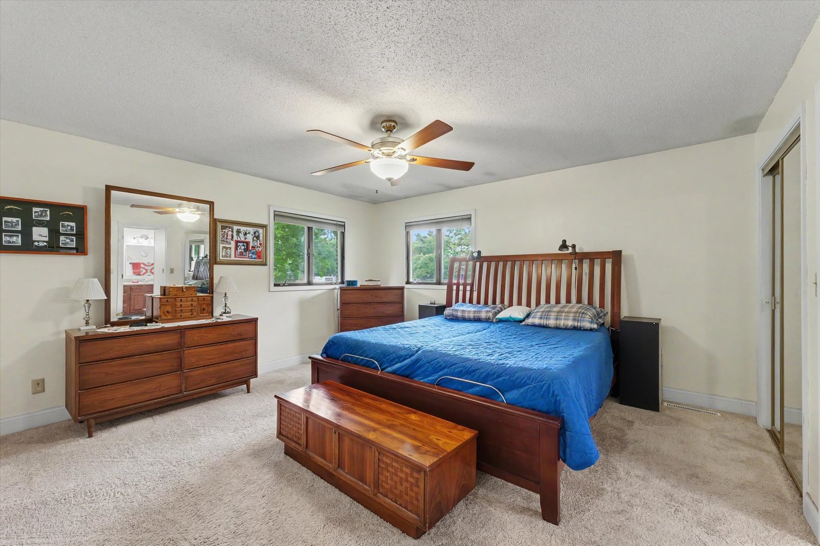 12710947 Property Photo 28