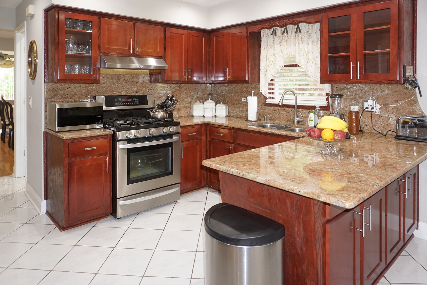 3318 N Page Avenue Property Photo 6