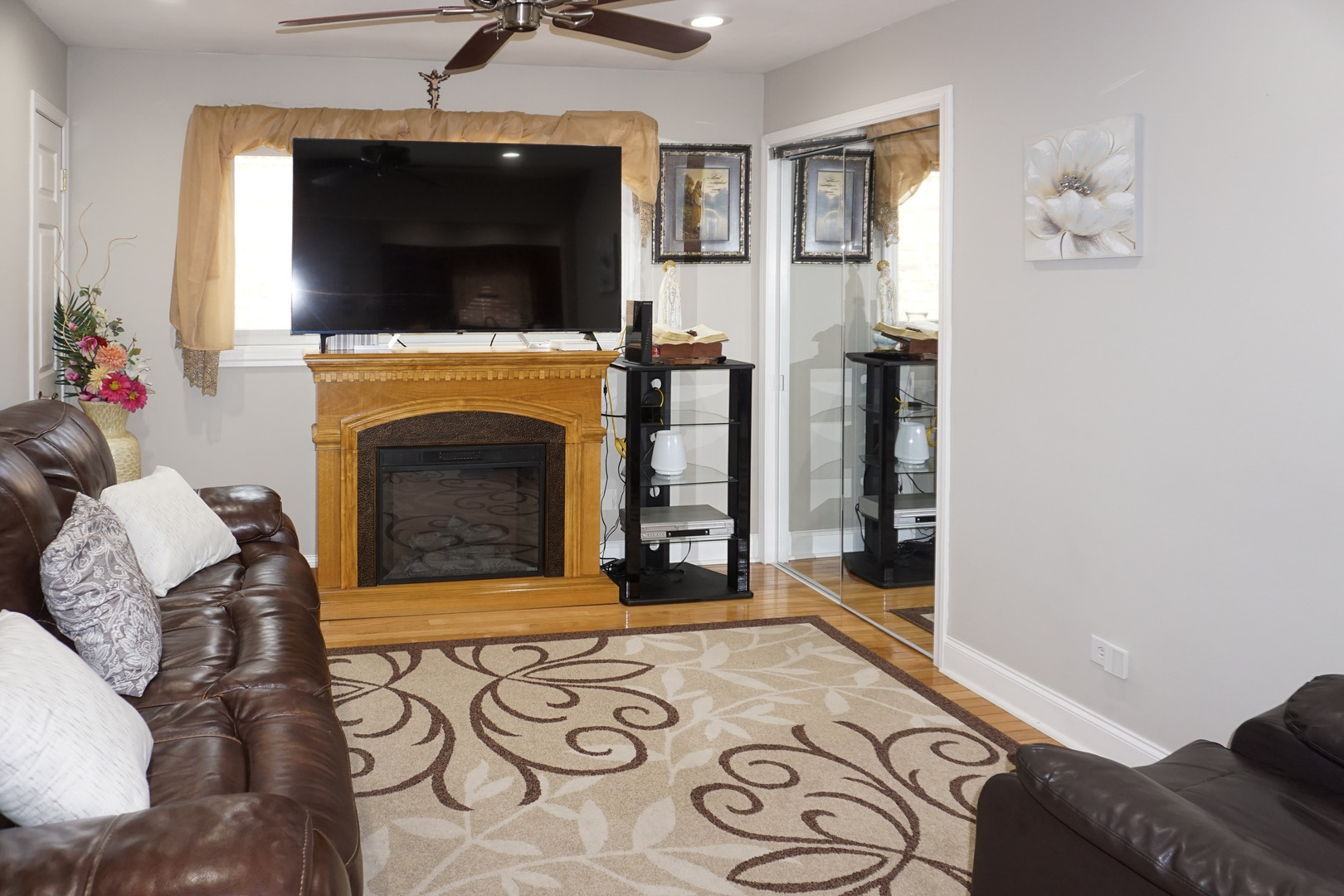 3318 N Page Avenue Property Photo 13