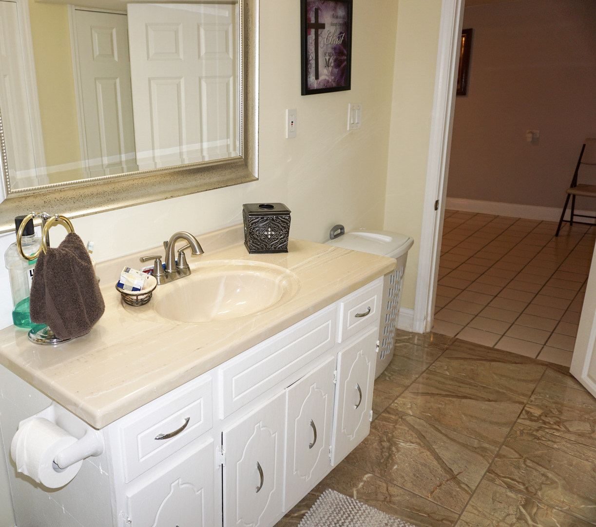 3318 N Page Avenue Property Photo 18