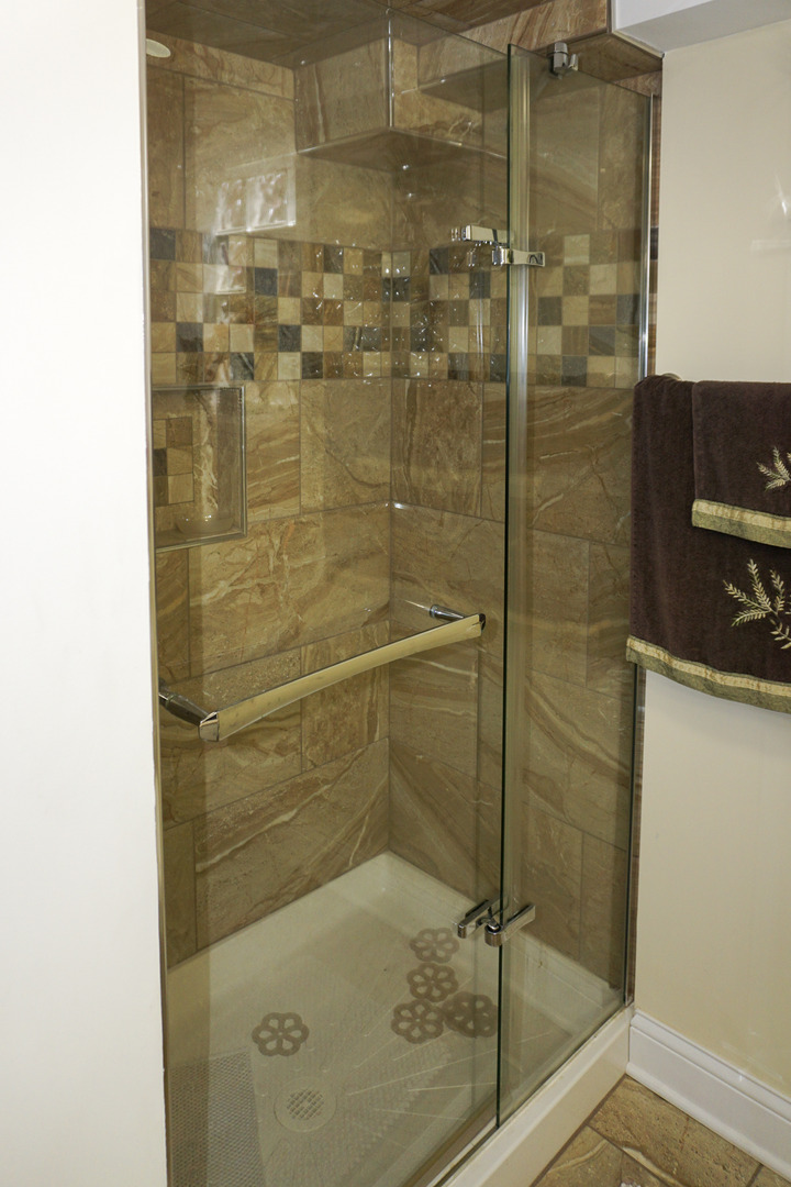 3318 N Page Avenue Property Photo 19