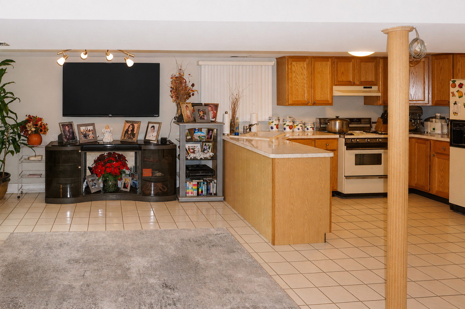 3318 N Page Avenue Property Photo 21