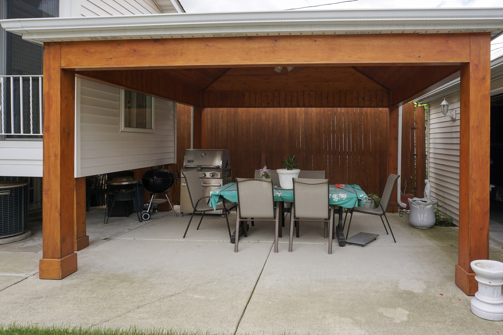 3318 N Page Avenue Property Photo 32