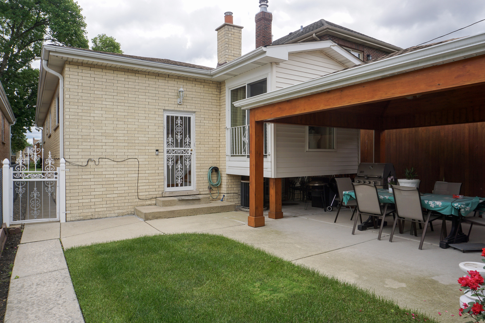 3318 N Page Avenue Property Photo 35