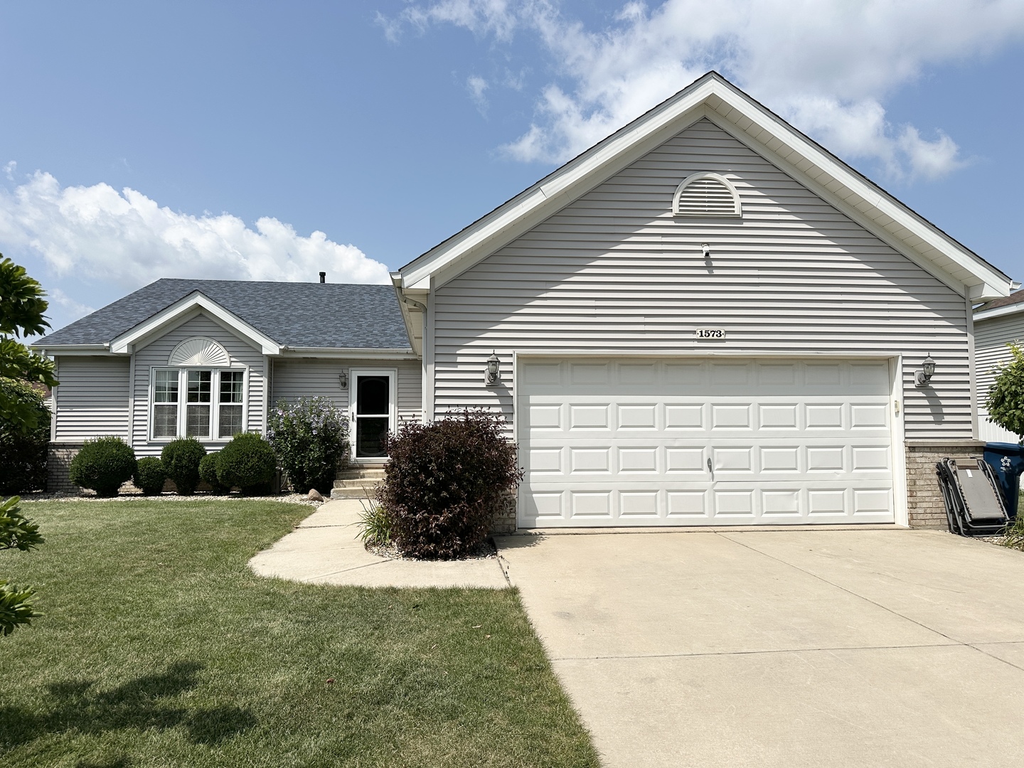 1573 Stefanie Lane Property Photo 2