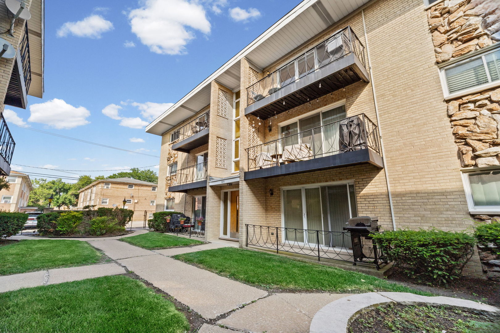 6811 N Olmsted Avenue 205 Property Photo 2