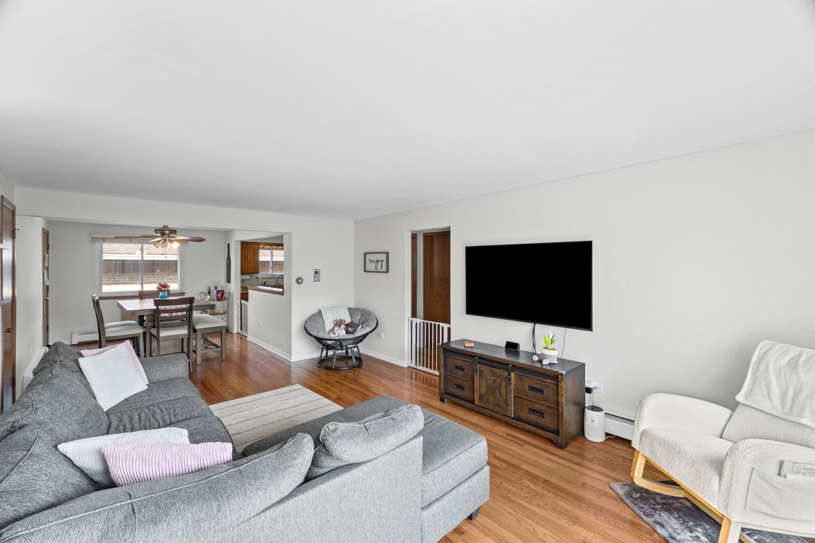 6811 N Olmsted Avenue 205 Property Photo 4