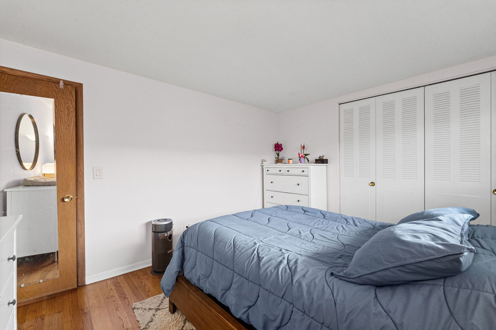 6811 N Olmsted Avenue 205 Property Photo 9