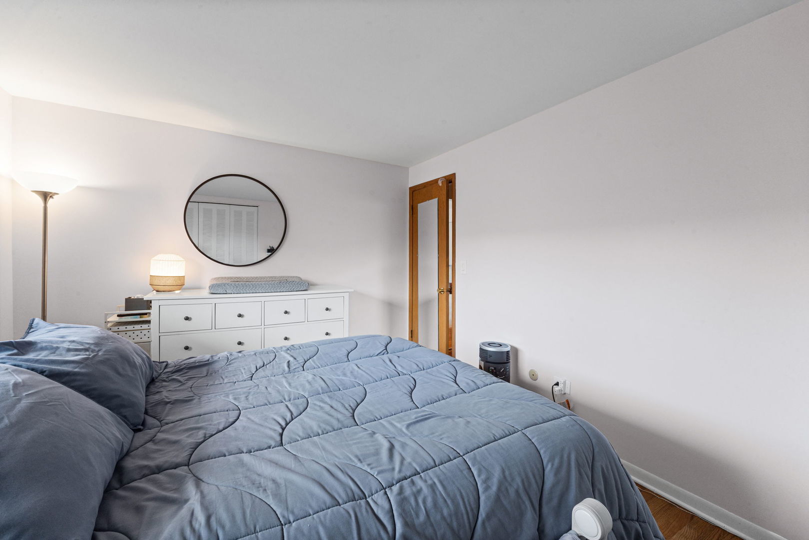 6811 N Olmsted Avenue 205 Property Photo 10
