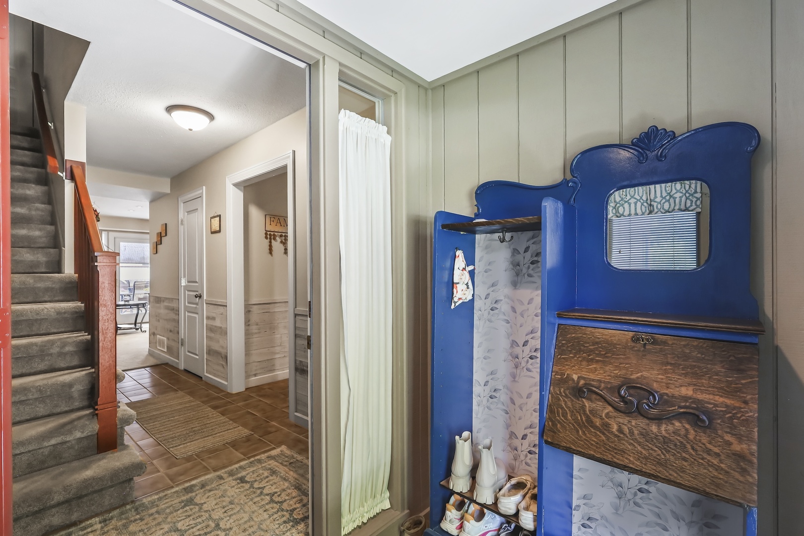 727 S Raven Road Property Photo 3
