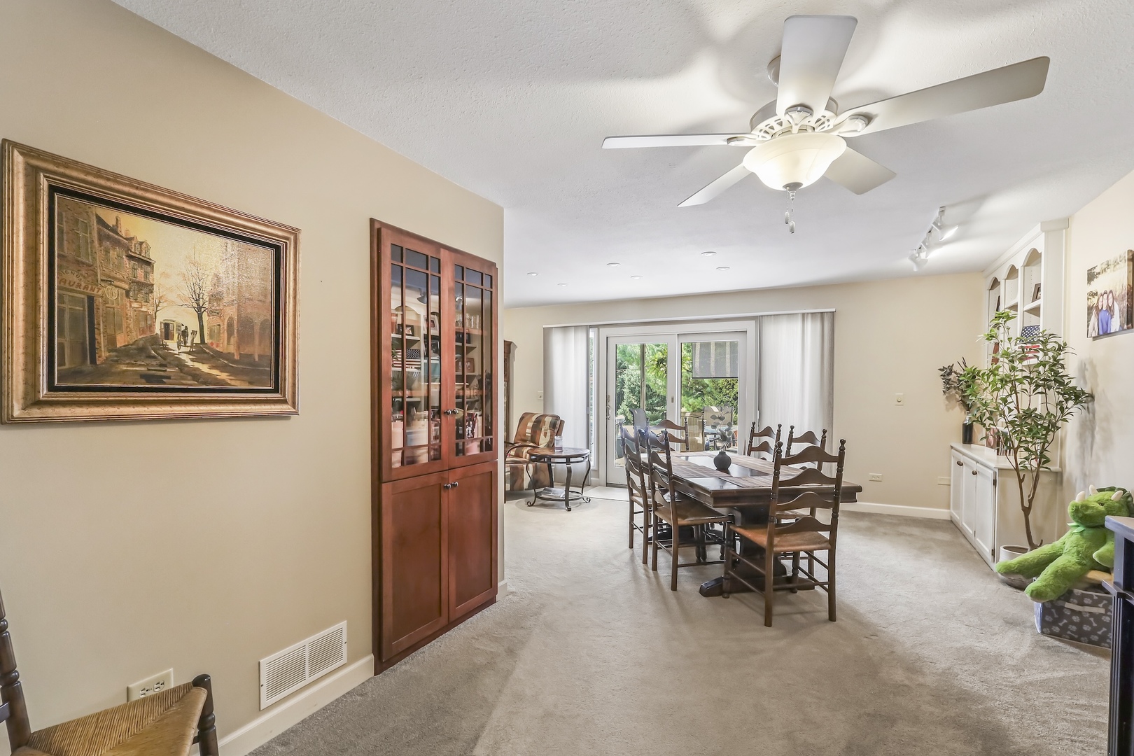 727 S Raven Road Property Photo 6