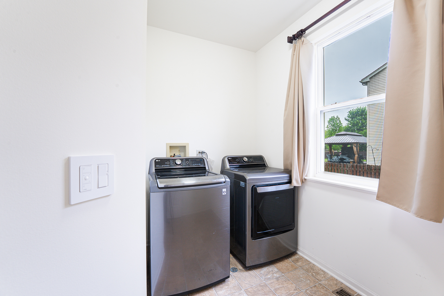 3183 Venetian Way Property Photo 25