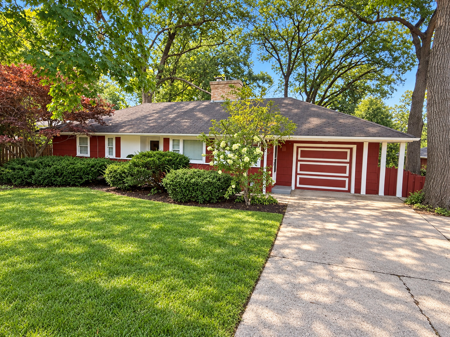 2811 Forest Lane Property Photo 1
