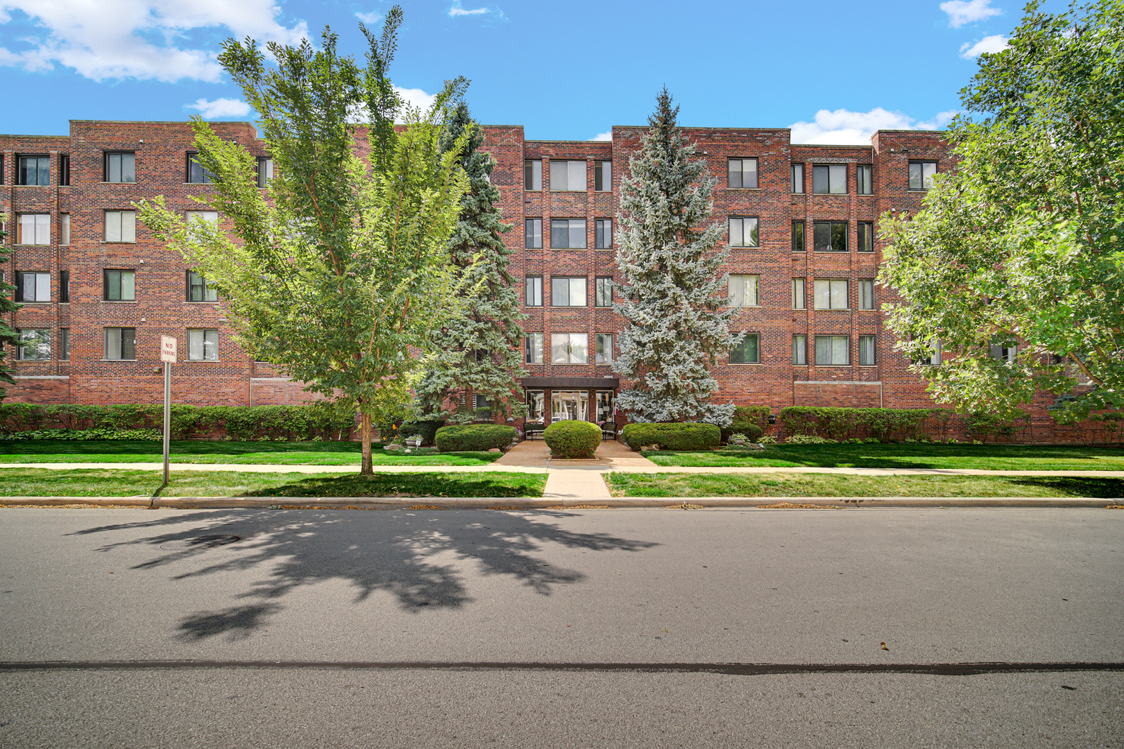 110 S Dunton Avenue 2E Property Photo 1