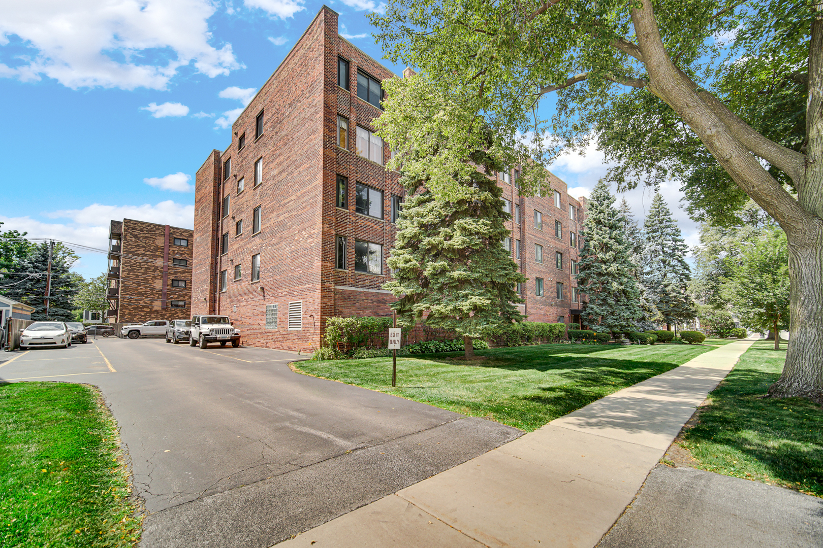 110 S Dunton Avenue 2e Property Photo 3