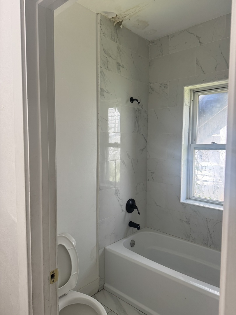 7236 S Vernon Avenue Property Photo 12