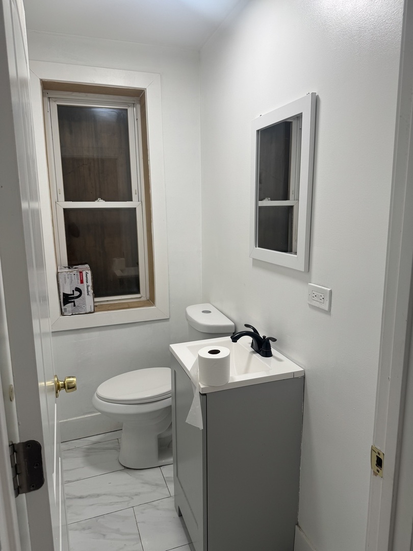 7236 S Vernon Avenue Property Photo 13