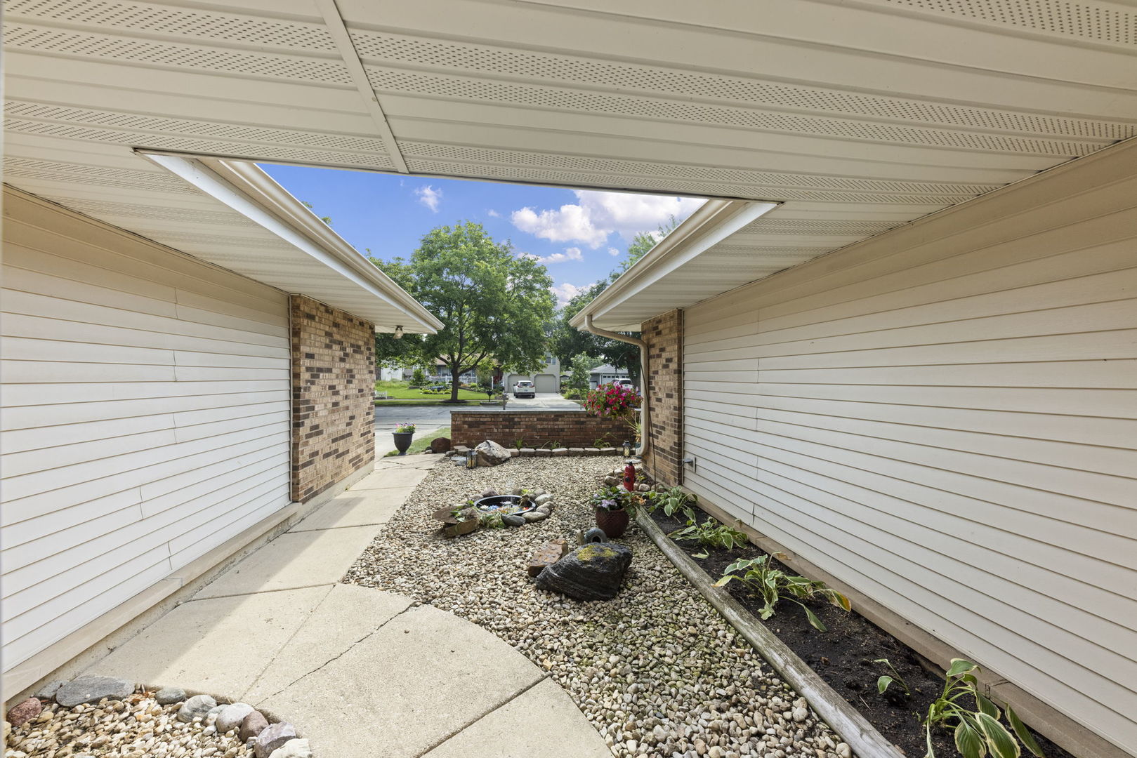 121 Newport Drive Property Photo 4