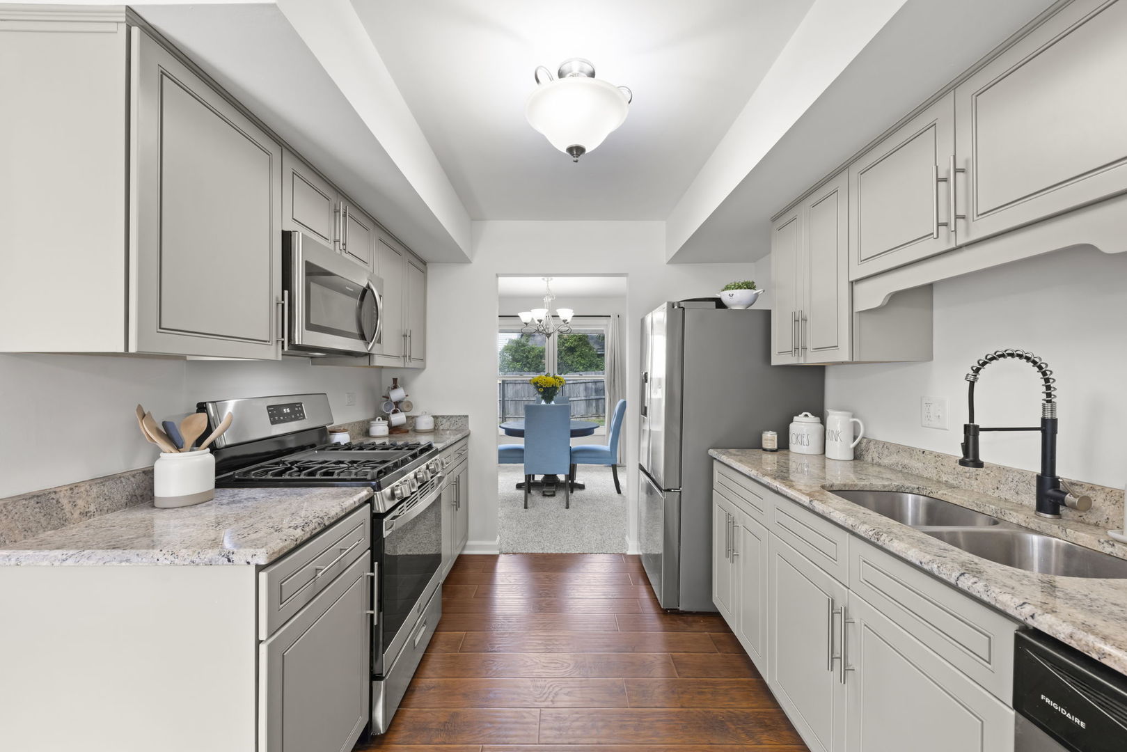 121 Newport Drive Property Photo 8