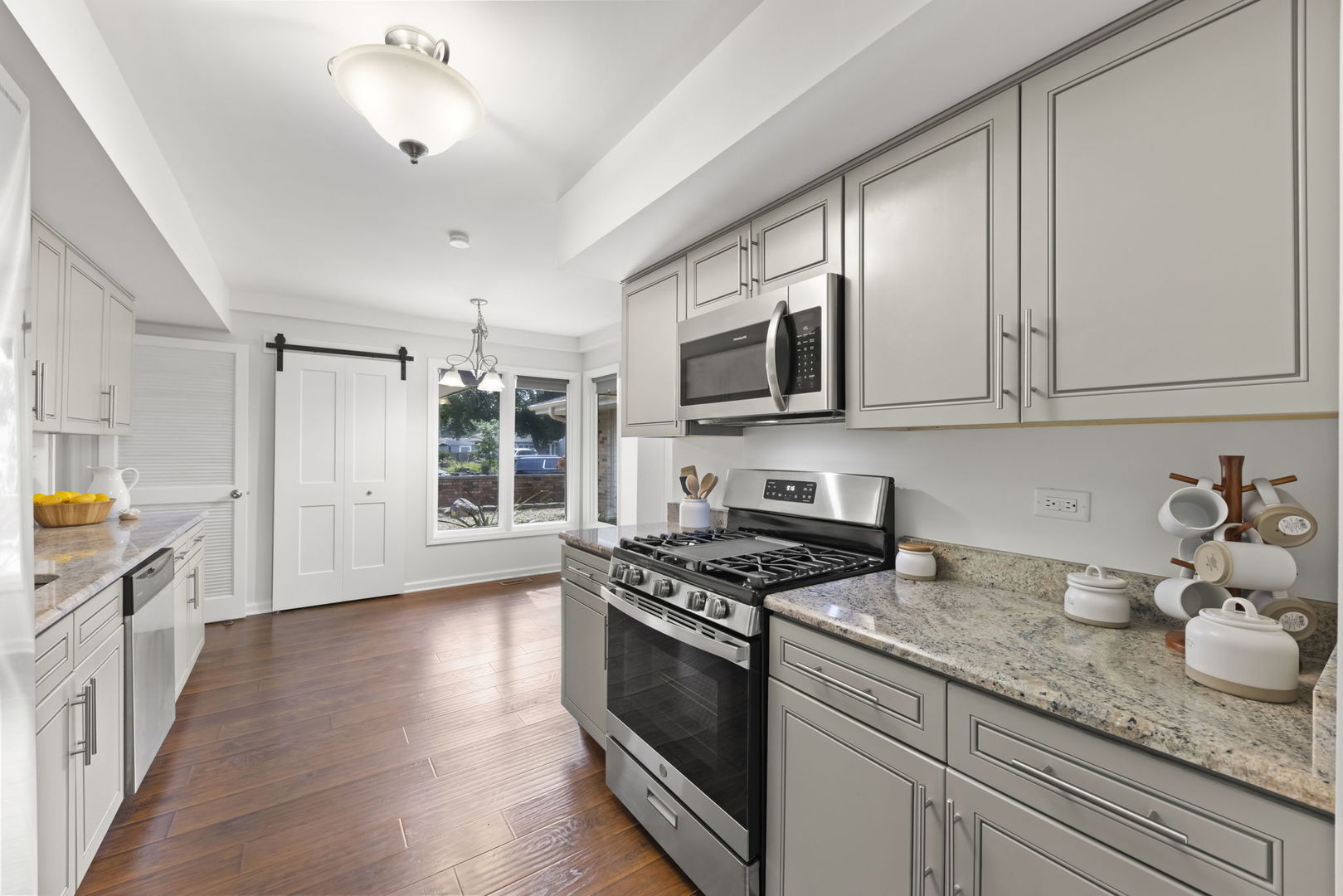 121 Newport Drive Property Photo 9