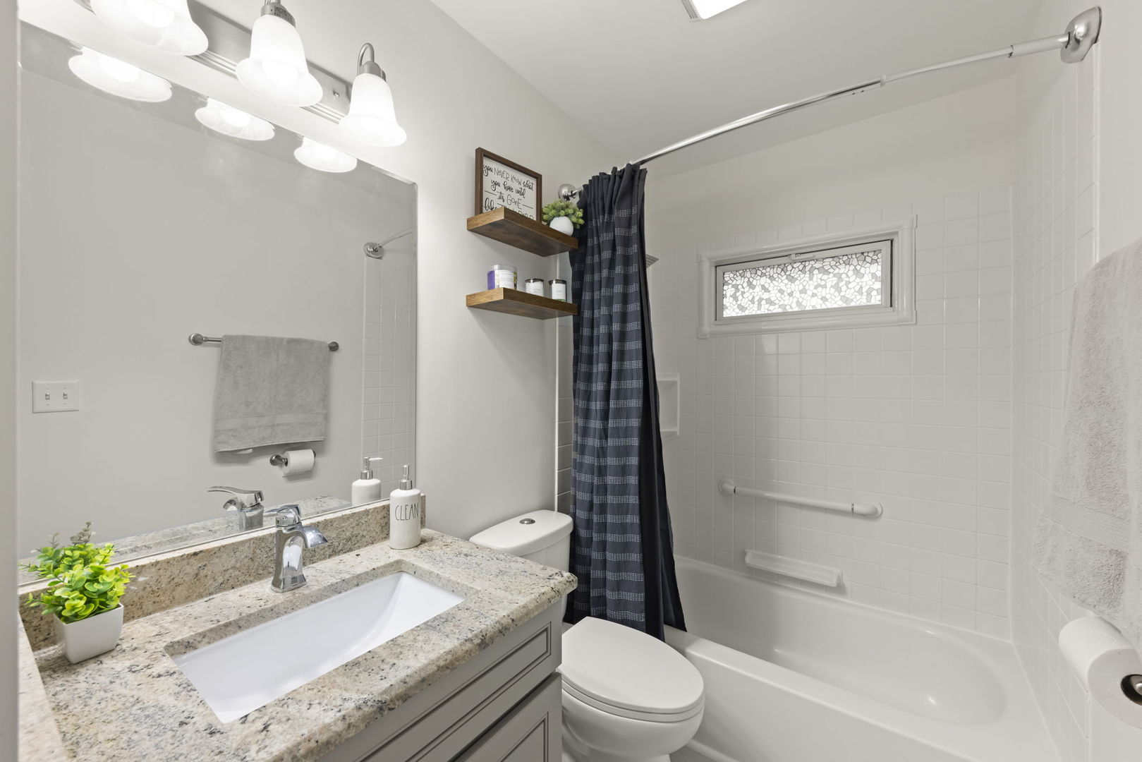 121 Newport Drive Property Photo 18