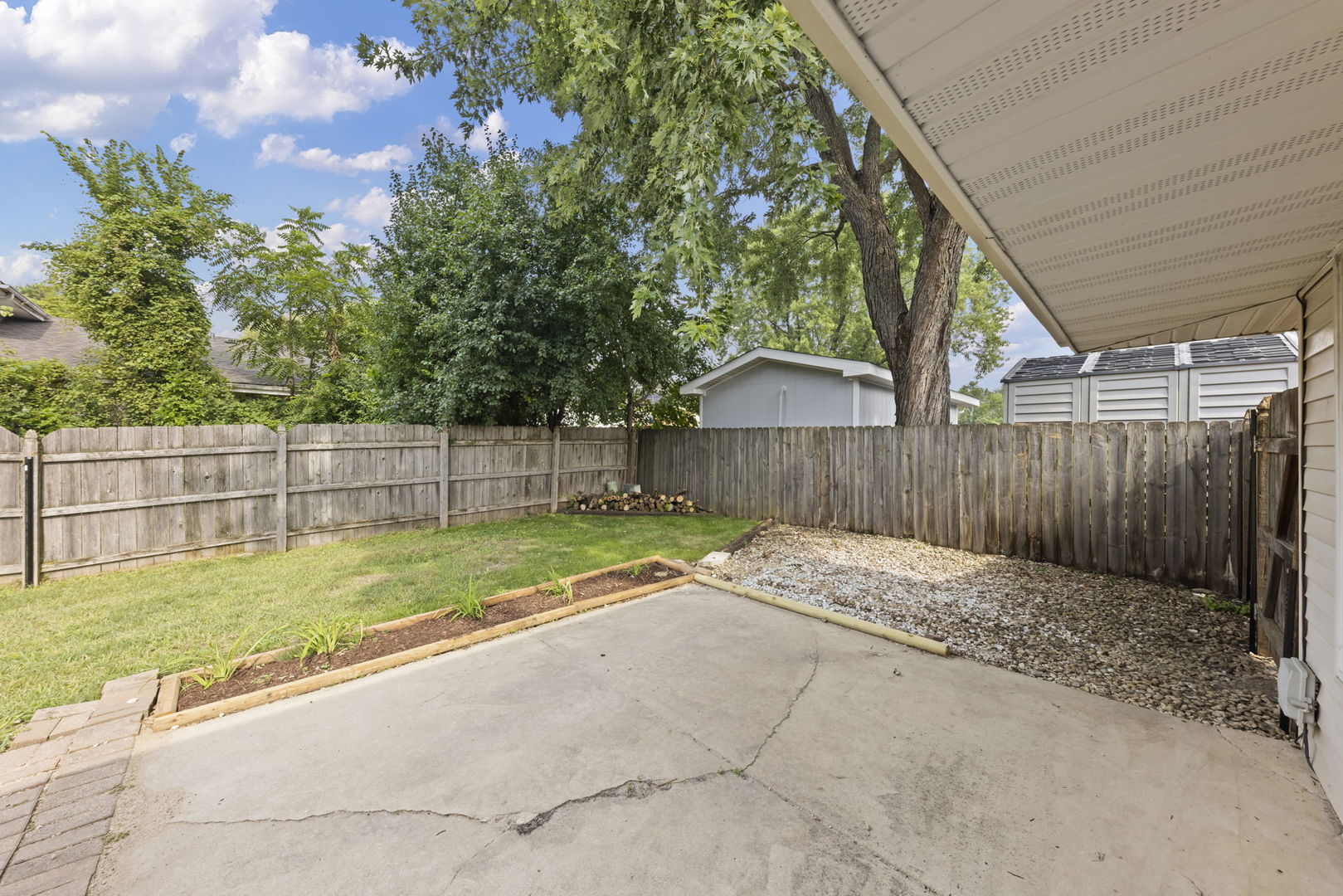 121 Newport Drive Property Photo 25