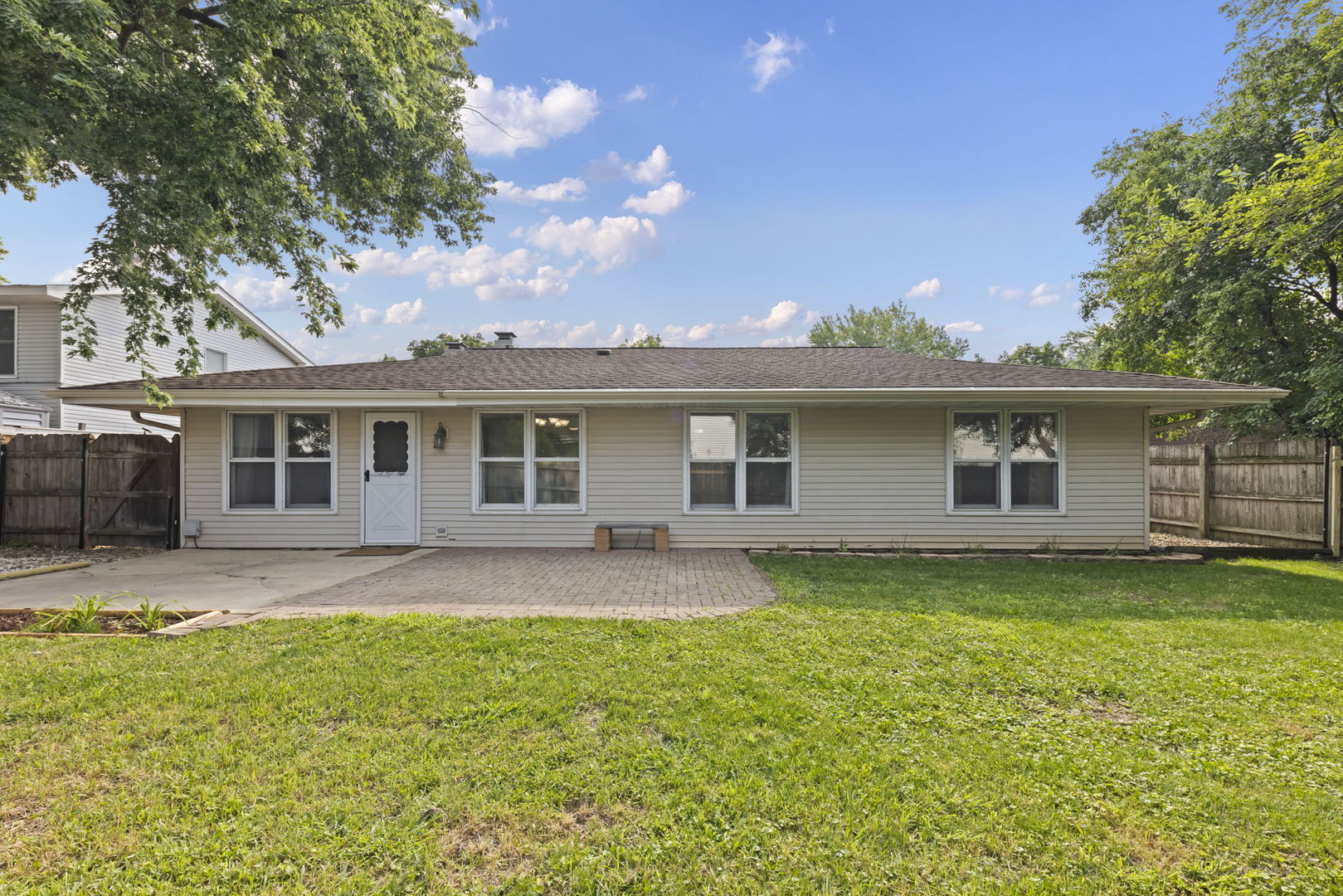 121 Newport Drive Property Photo 26