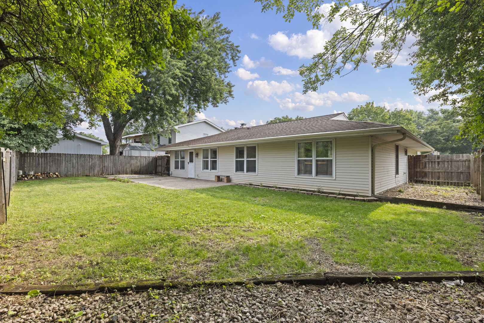 121 Newport Drive Property Photo 27