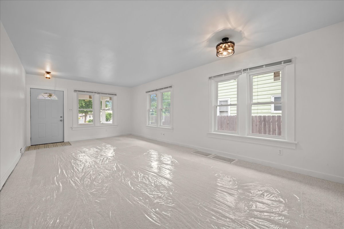 1006 S 4th Street Property Photo 8