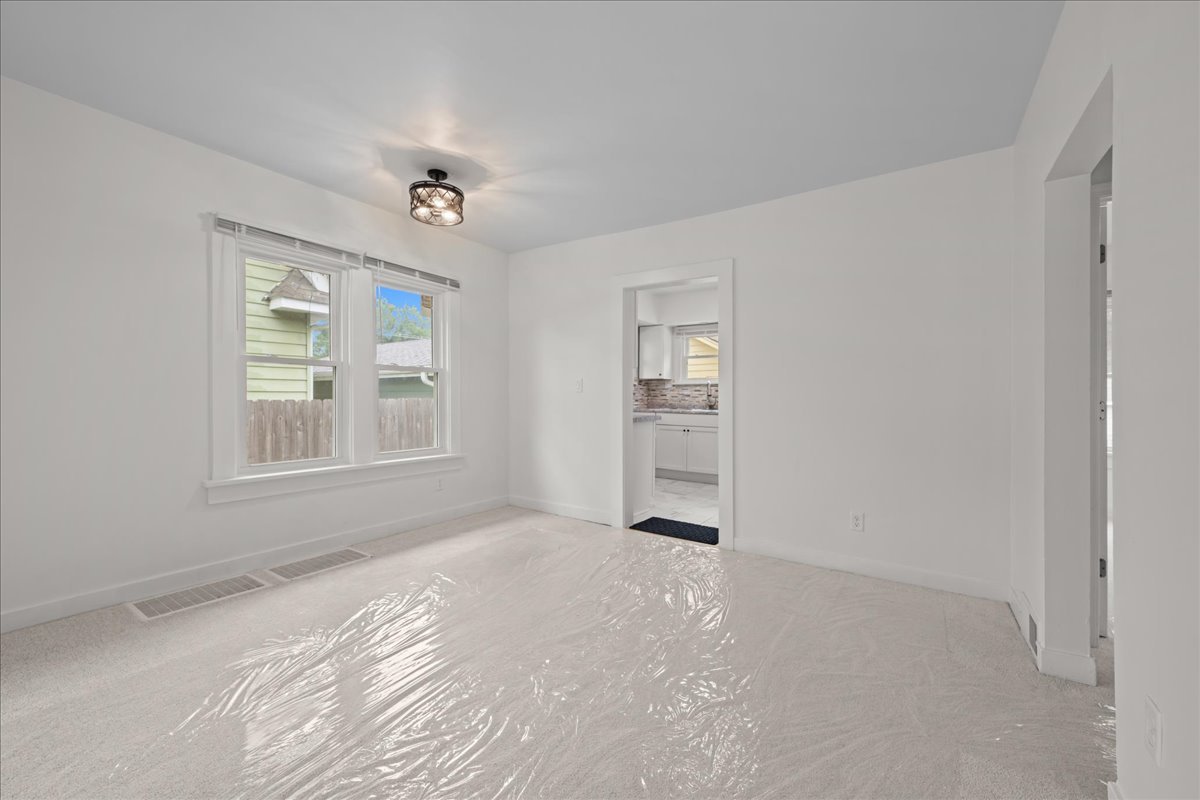 1006 S 4th Street Property Photo 9