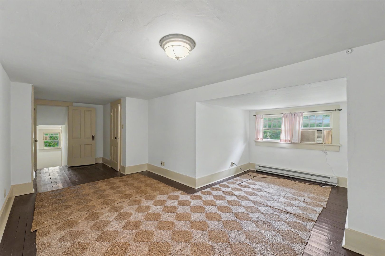 202 E Washington Street Property Photo 19