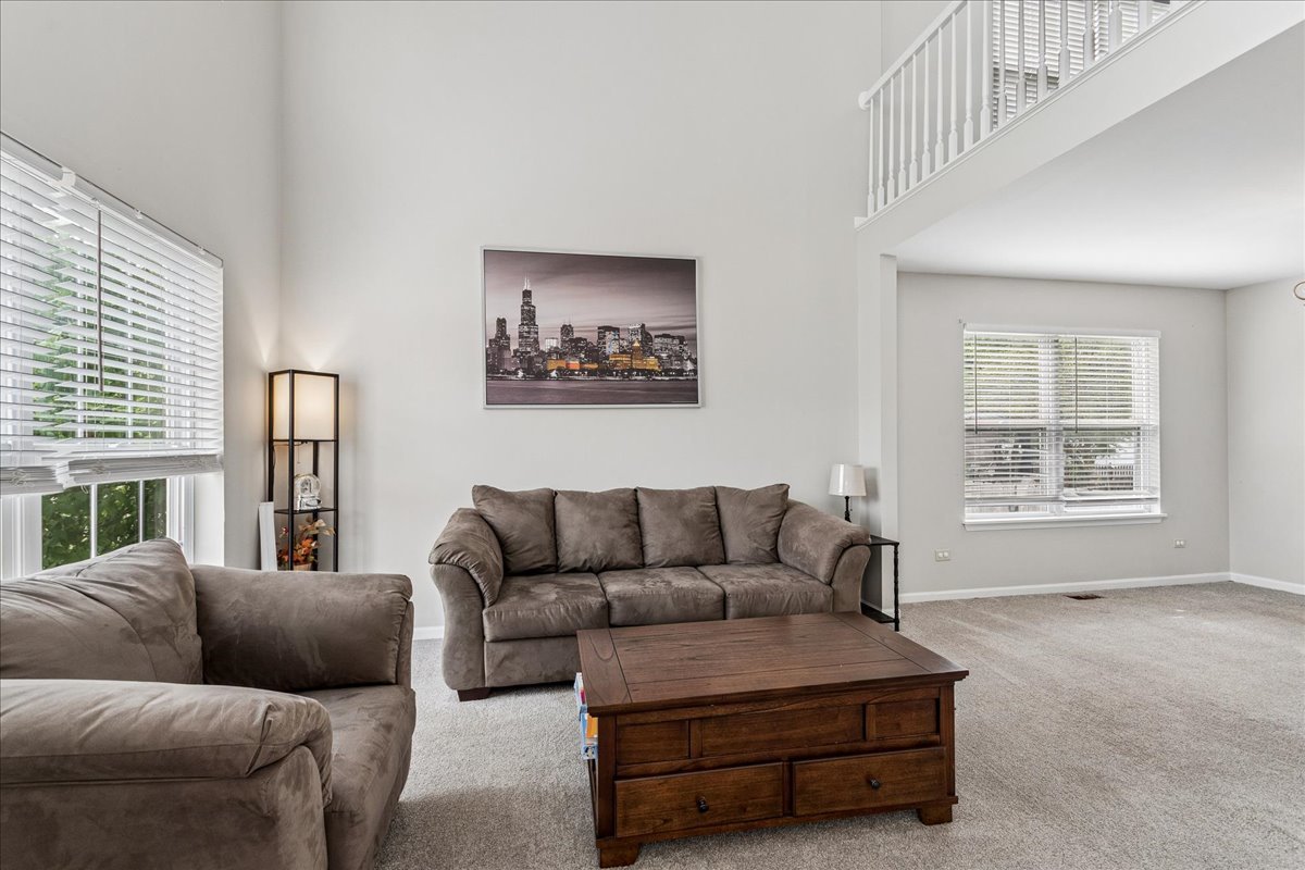 1811 Prairie Ridge Drive Property Photo 3