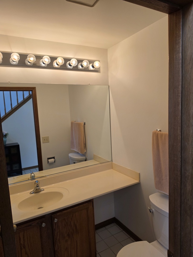 736 Yorkshire Lane Property Photo 10