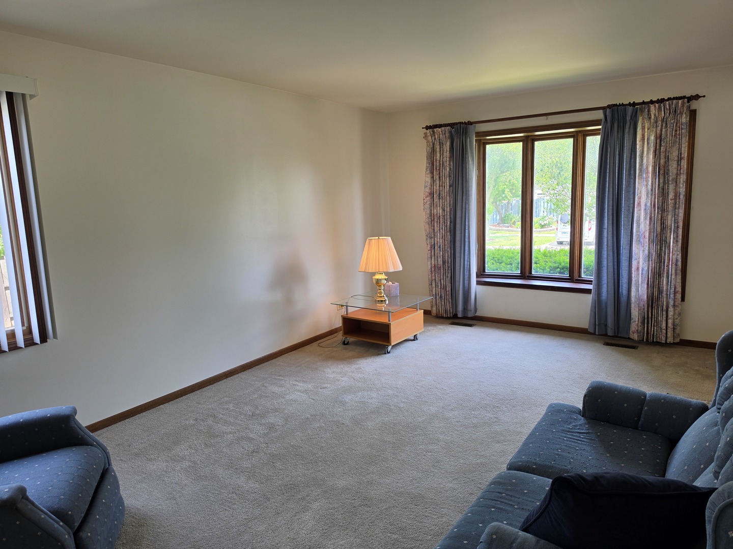 736 Yorkshire Lane Property Photo 11