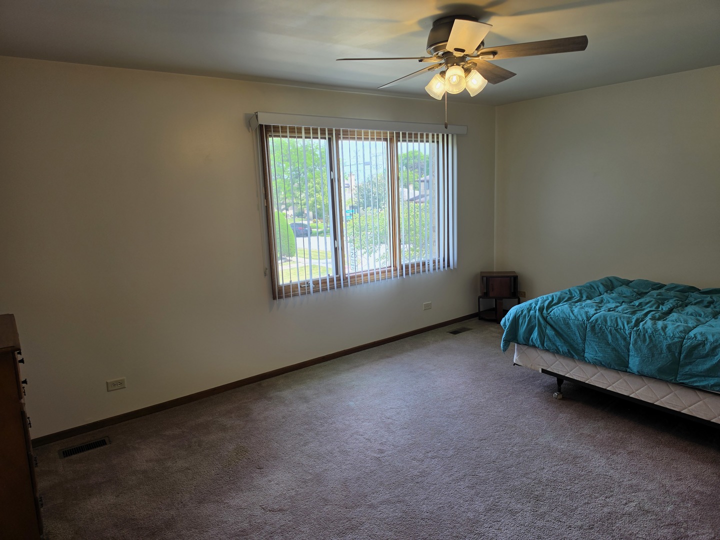 736 Yorkshire Lane Property Photo 12