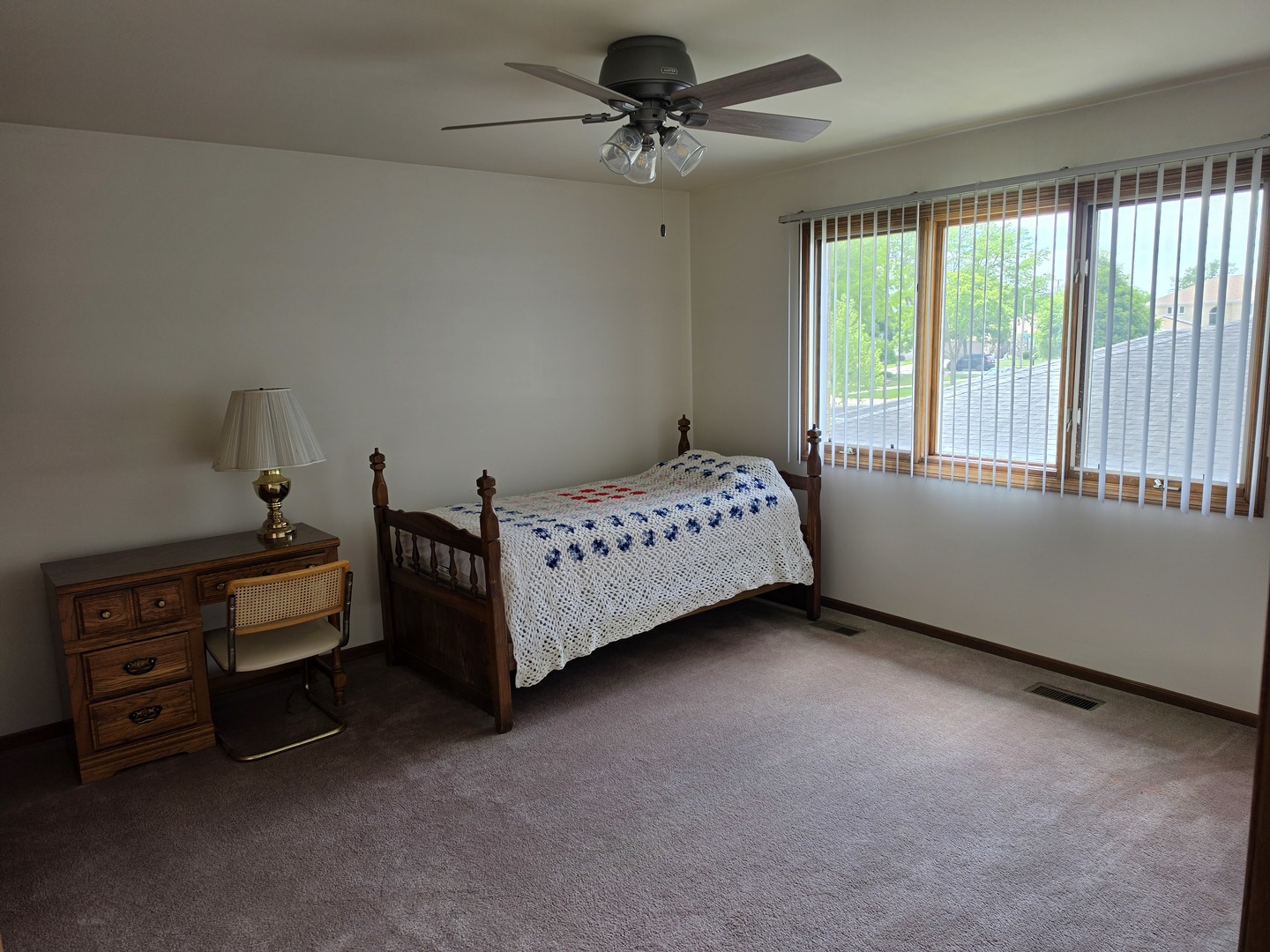 736 Yorkshire Lane Property Photo 13