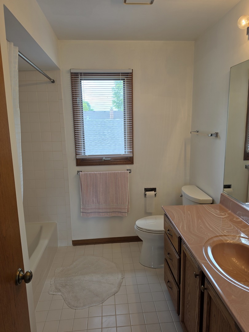 736 Yorkshire Lane Property Photo 17