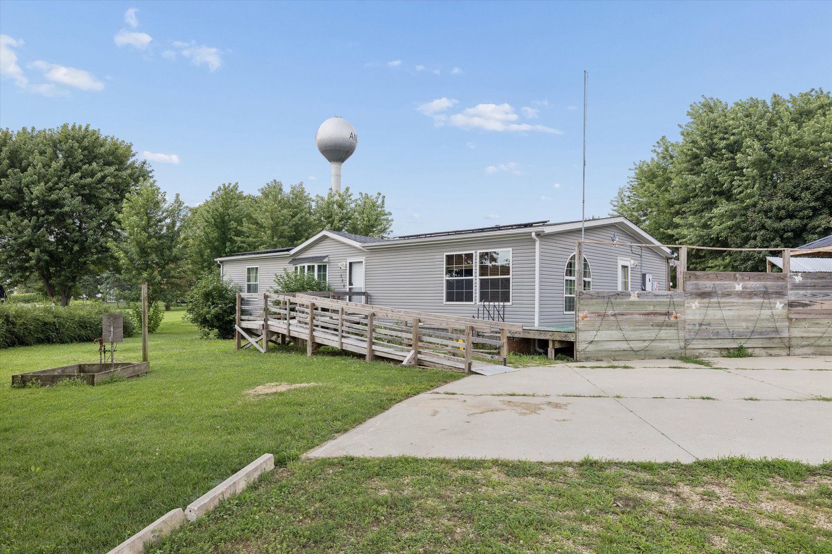 524 6th Street Property Photo 3