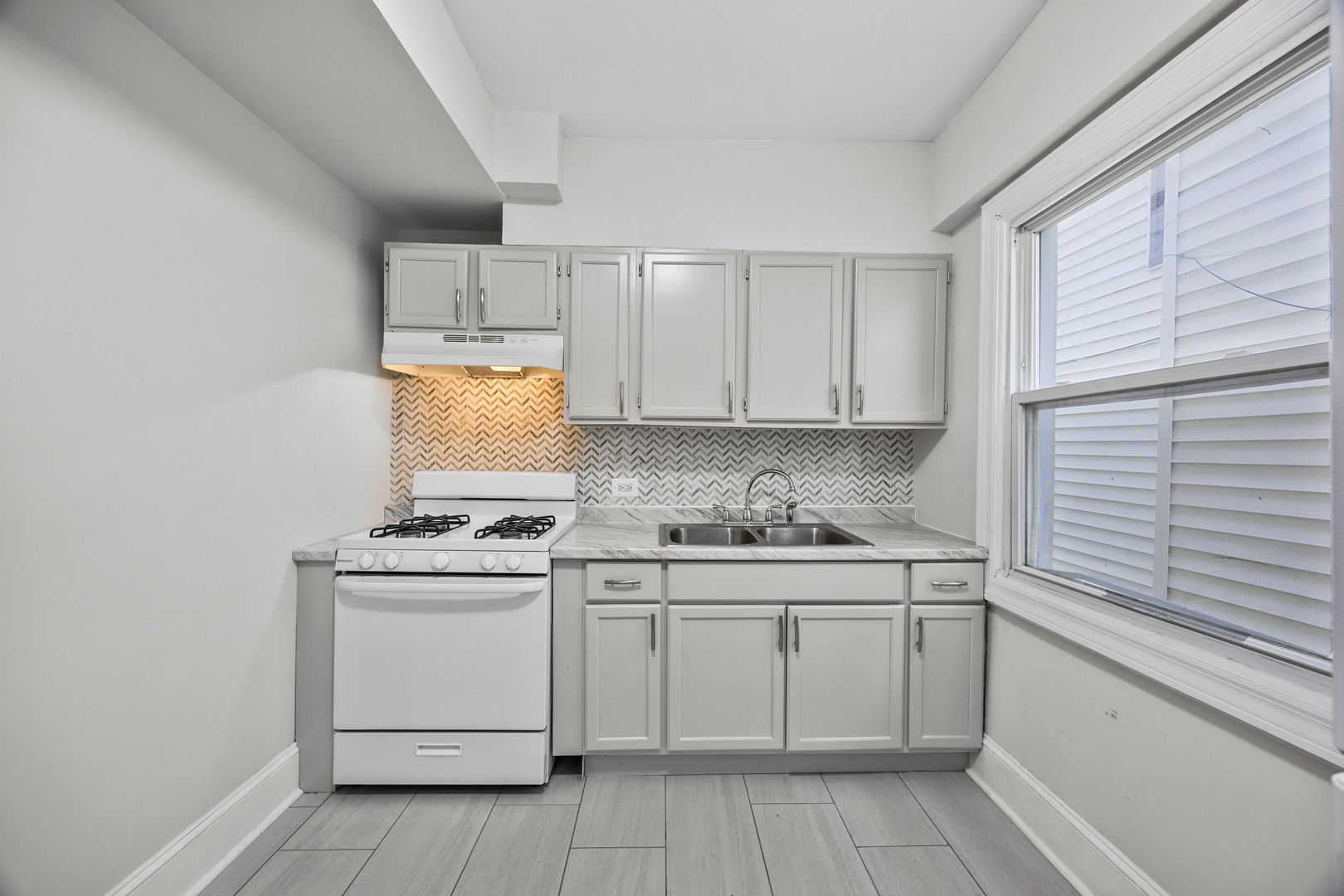 1429 East End Avenue Property Photo 7