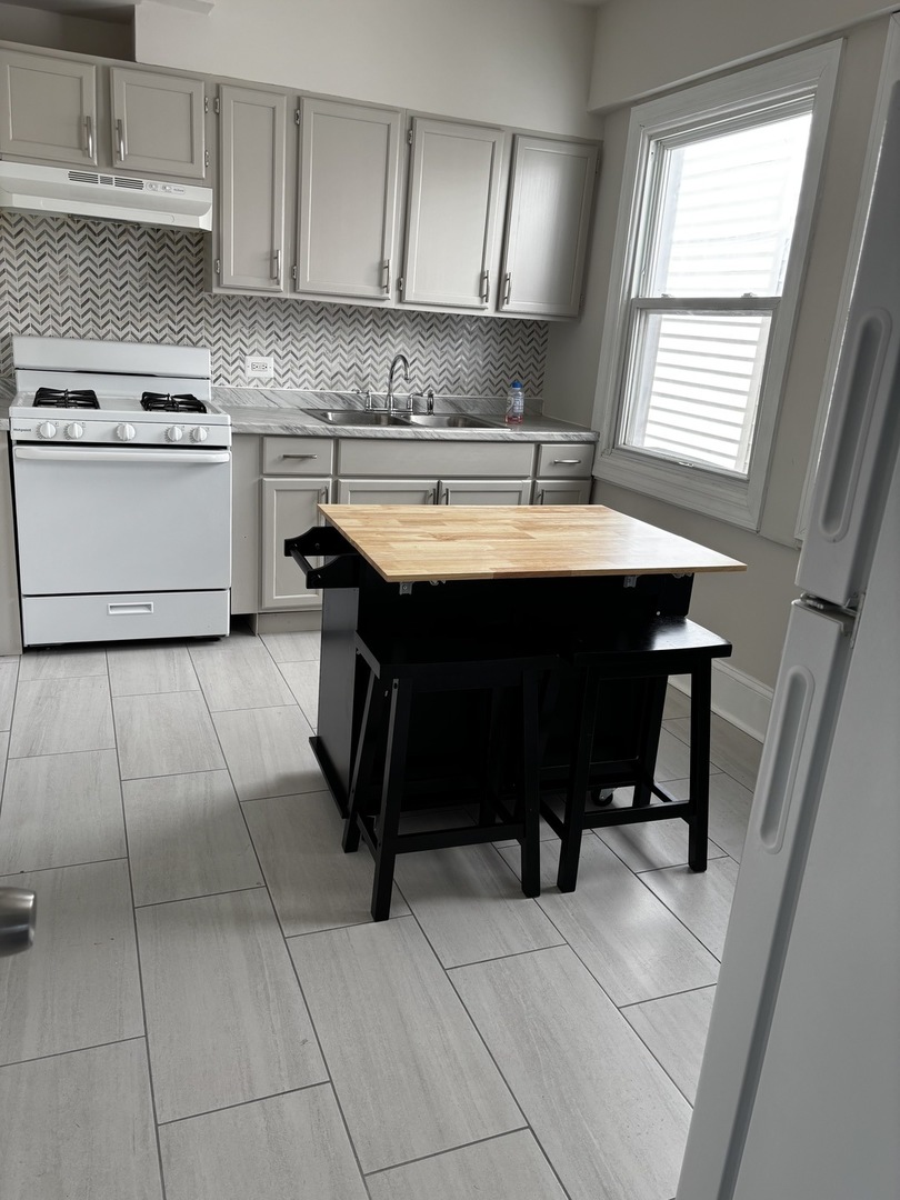 1429 East End Avenue Property Photo 8