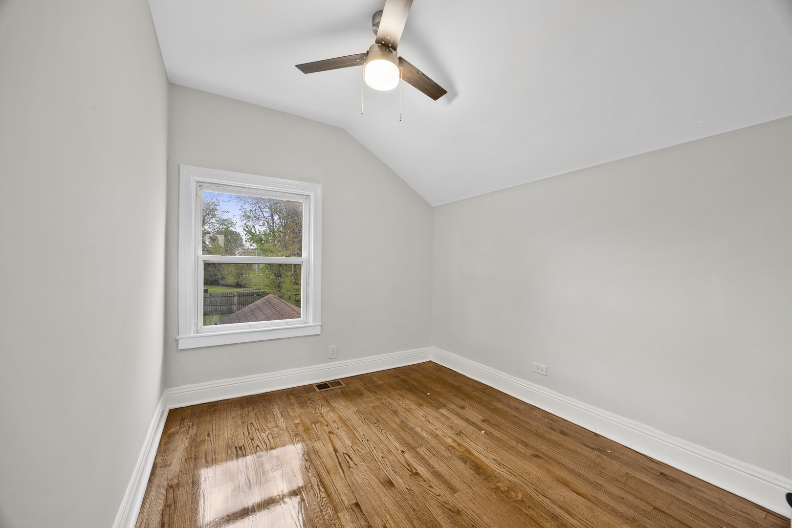 1429 East End Avenue Property Photo 11