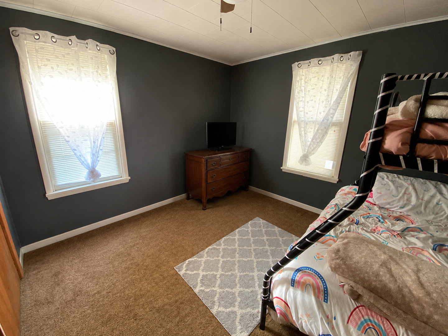 314 E 8th Street Property Photo 9