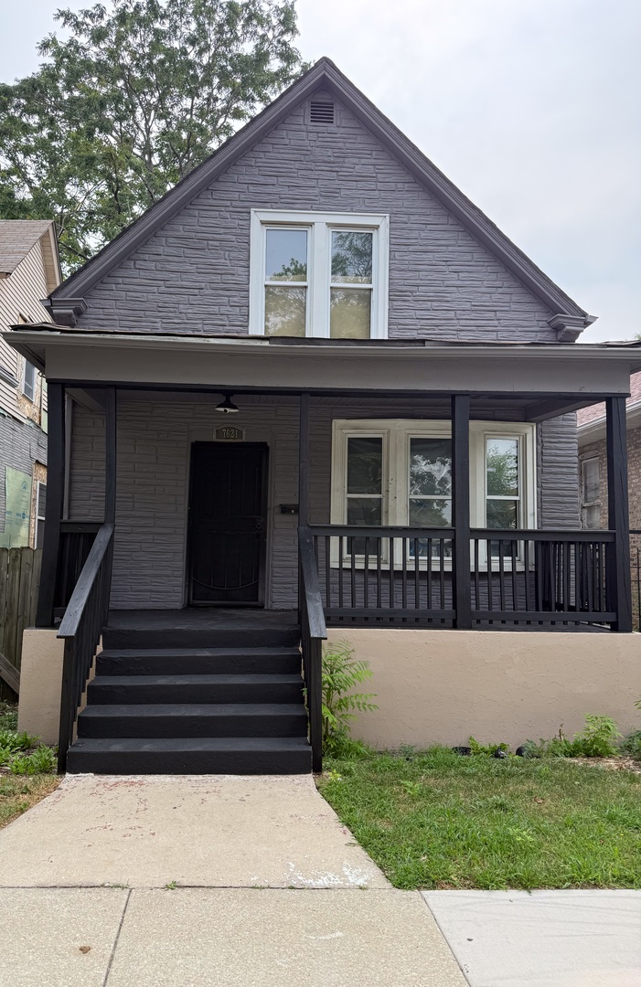 7621 S Saint Lawrence Avenue Property Photo 1