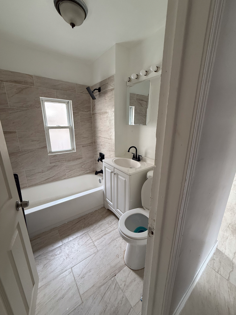 7621 S Saint Lawrence Avenue Property Photo 31